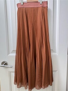 Aritzia Wilfred Chiffon Twirl Pleated Skirt size XS